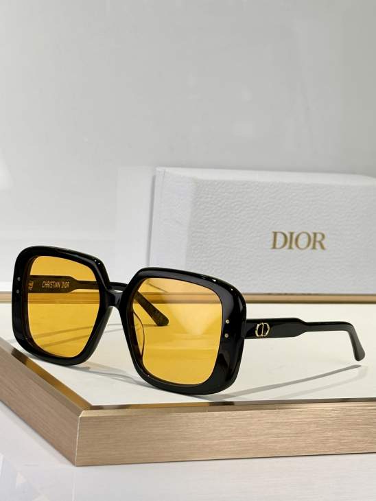 Picture of Dior Sunglasses _SKUfw76988815fw